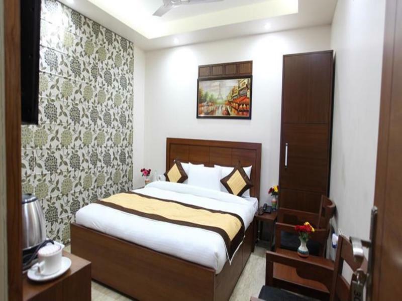 Hotel H.C Grand Nuova Delhi Esterno foto